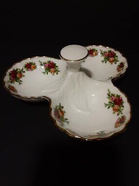 Vintage Royal Albert Old Country Roses Trefoil Triple Nut Candy Serving Dish
